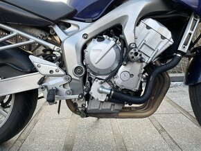 Yamaha FZ6 2005 - lehnutá, rovná - 13