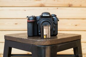 Nikon D500 + battery grip MB-D17 - SLEVA při... - 13