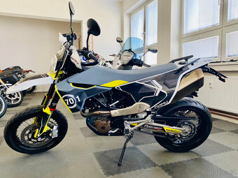 Husqvarna 701 Supermoto = TOP STAV - 13