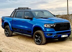 DODGE RAM 1500 5,7 HEMI  BUILT TO SERVE     2023 - 13