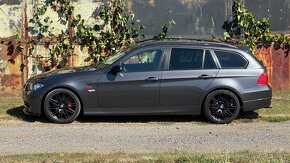 BMW E91 325i Touring - 13