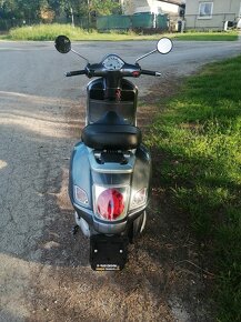 Piaggio Vespa GT 125 - 13