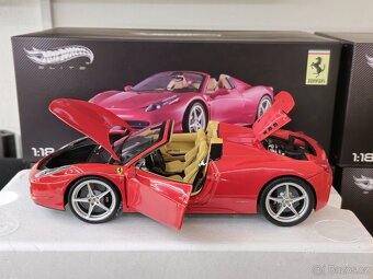 Modely Ferrari 1:18 HotWheels ELITE 2 - 13