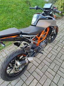 Ktm duke 125, rok 2023 - 13