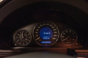 Mercedes-Benz E 500 T 4matic automat, Elegance - 13