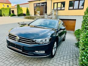 VW PASSAT 2,0TDi 110kW ELEGANCE DSG ACC MASÁŽ,2020,103tkm - 13