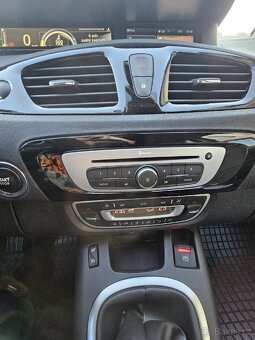 Renault Grand Scénic BOSE, 2015, 98 000km, 7 míst - 13