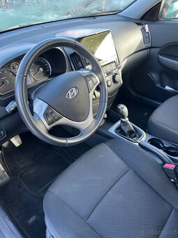 Hyundai i30 nepojízdné (nutná výměna motoru) - 13