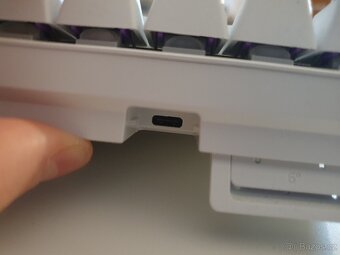 Razer Huntsman Mini White Purple Switch - 13