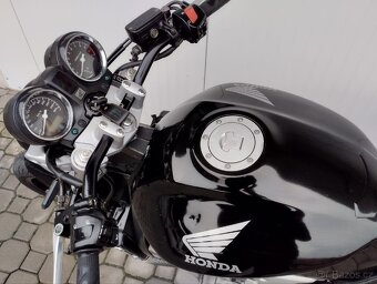 Honda Hornet 900 - 13