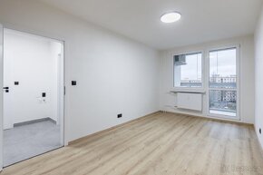 Byt 2+kk s rozšířenou lodžií a klimatizací, 39m² - 13