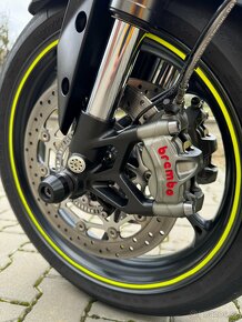 Triumph Street Triple RS - 13