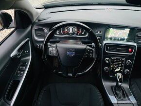 Volvo V60 2.0D 5.VÁLEC AUTOMAT TAŽNÉ LED NAVI SERVISKA - 13