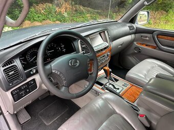 LEXUS LX470 - 13