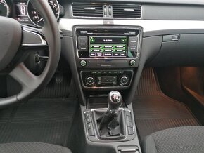 ŠKODA SUPERB COMBI II. 2.0TDI CR 103KW EXCLUSIVE XENON 190TK - 13