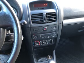 Renault Clio 1.4 - 13