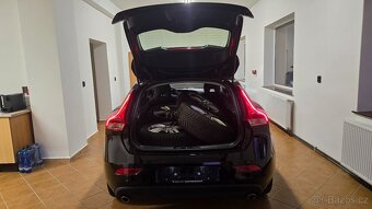 Volvo V40 Momentum 2,0d 110kW Automat - 13