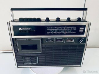 Radiomagnetofon Neckermann U150, rok 1975 - 13