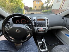 Kia Ceed SW kombi - 13