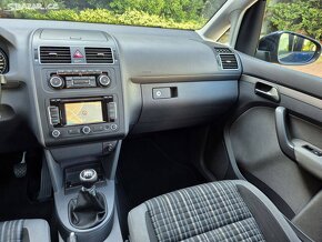 VW Touran Cross 2.0TDI 103kW, 7 míst,tažné,xenon,navi - 13