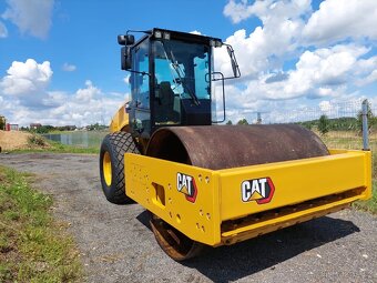 Walec Cat CS64B 12 ton rok 2016 - 13