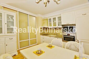 Prostorný a krásně zařízený apartmán 3+kk o velikosti 80 m² - 13