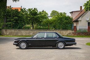 1984 Jaguar XJ12 - 13