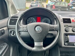 VW Touran 1.4 TSI 103kW 7 míst,Servis,Navi - 14