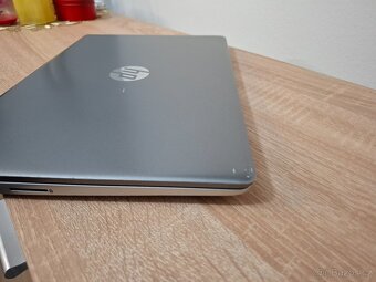 HP Pavilion 14 - i5 7gen. 8GB DDR4 - SSD - - 14