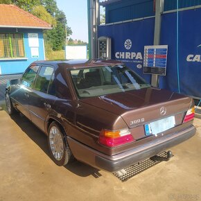 Mercedes Benz w124 300 D - 14