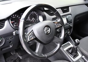 Škoda Octavia 2.0TDi 4X4 ELEGANCE REZERVACE - 14