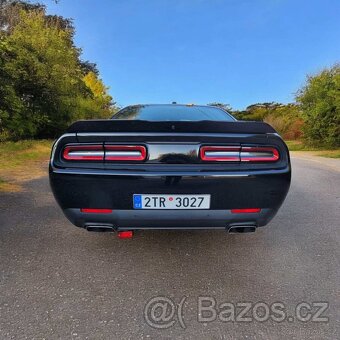 Dodge Challenger R/T 5.7 V8 HEMI - 14