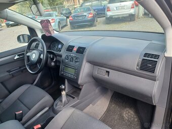 VW Touran 1.9 TDI, bez DPF, tažné, ALU - 14