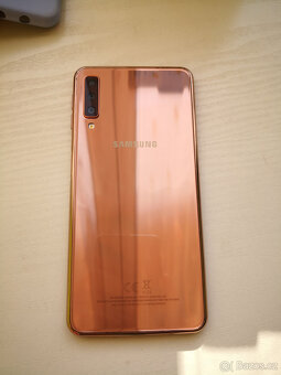 Samsung A7 Gold + bezdrátová sluchátka - 14