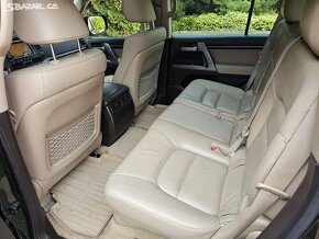 Toyota Land Cruiser 200 V8 4.5 D4-D,ČR,2.Majitel,Serviska,Ta - 14