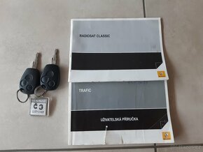 Renault Trafic II Passenger Black Edition 2,0  84 KW - 14