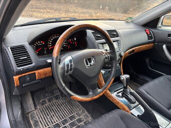 Honda Accord 2.4 140kw automat 249tis km nová stk - 14