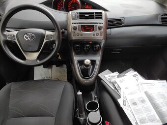 Toyota Corolla Verso 2.0 D-4D 93 Kw Bez Koroze Nová Stk - 14