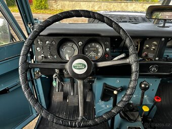 Land Rover Series III - 14