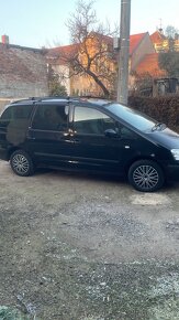 Ford Galaxy 7 míst - 14