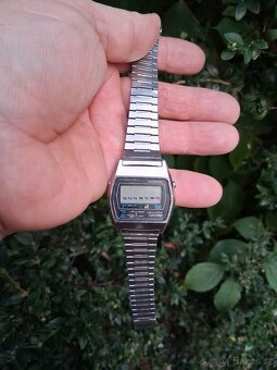 PRODANO.Nefunkční digitalni hodinky SEIKO - 14