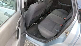 FORD FOCUS 1,6 16V COMFORT - 14