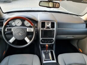 CHRYSLER 300 C 3.0CDRi XENON NAVI 1-MAJITEL - 14