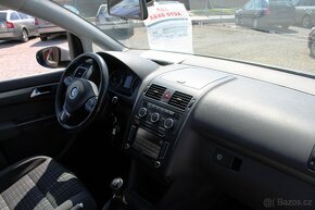 Volkswagen Touran 2.0TDI CROSS NAVI KLIMATRONIK - 14