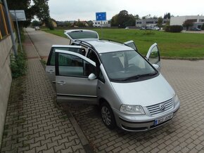 Volkswagen Sharan 2.0 TDi 7 místný - 14