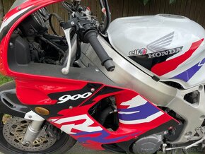 Honda CBR 900 RR - 14