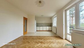 Dům na prodej 8+1, 354m2, 3x balkon, terasa a zahrada 200m2. - 14