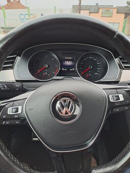 Volkswagen Passat 2.0 TDI 110kW HIGHLINE - 14