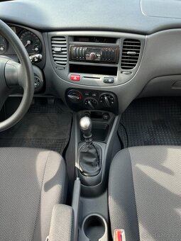 Kia Rio 1.4 16V 71KW, Klimatizace - 14