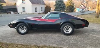 Prodám CHEVROLET CORVETTE C3 Stingray 1974 MANUAL - 14